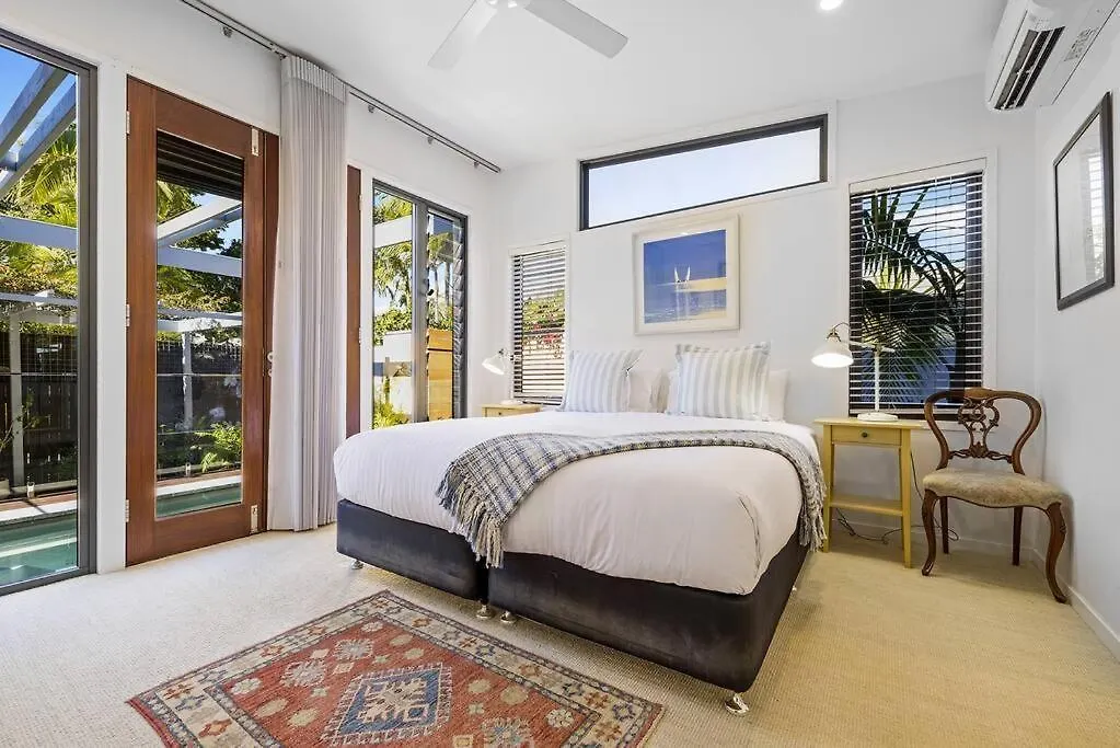 Holiday home Fuller Holidays - Drifting Sands -Byron Town With Pool Byron Bay Australia
